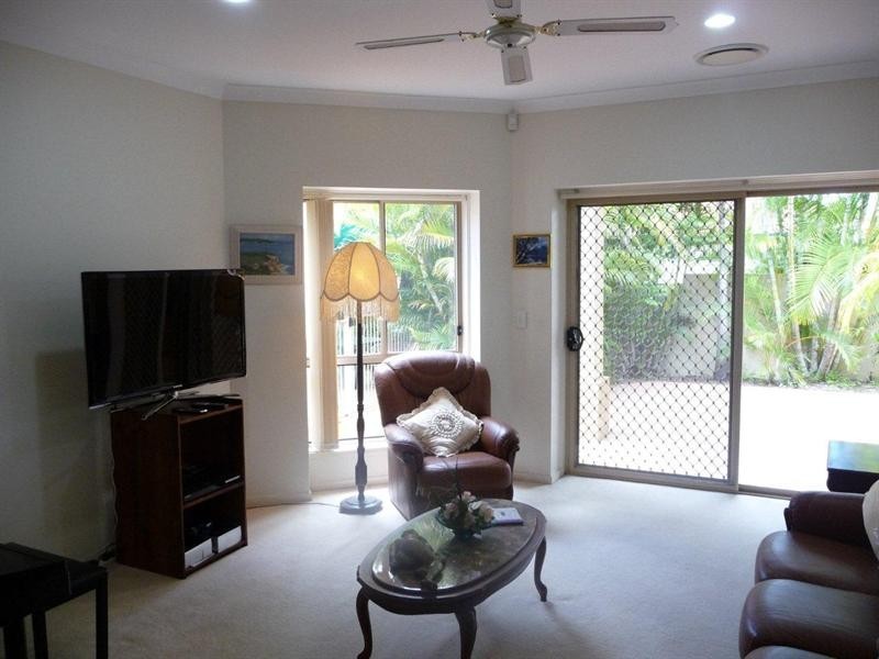 7 Shoreham Chase, Arundel QLD 4214