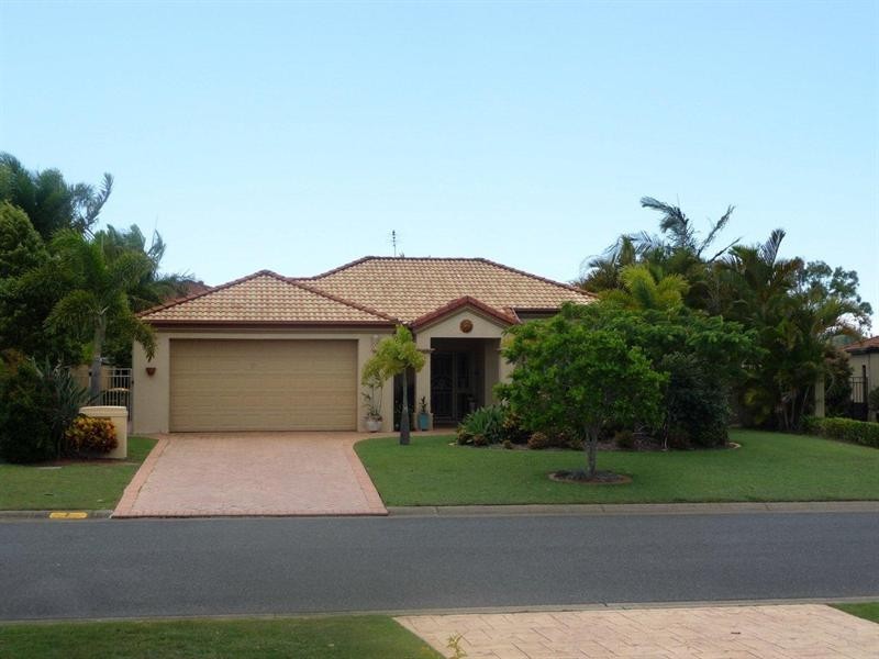 7 Shoreham Chase, Arundel QLD 4214