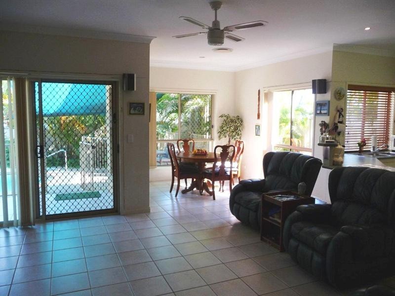 7 Shoreham Chase, Arundel QLD 4214