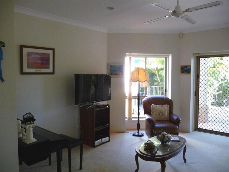 7 Shoreham Chase, Arundel QLD 4214