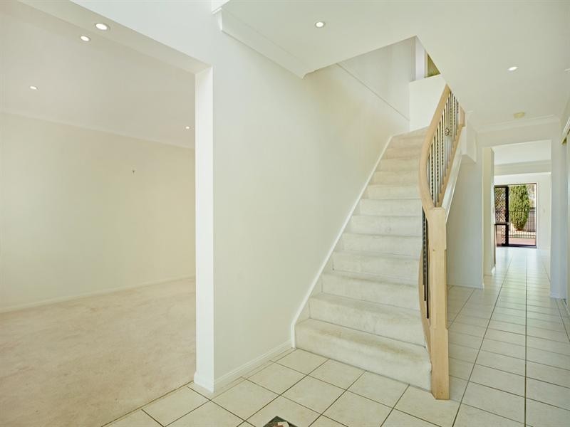 4 Parkwater Terrace, Helensvale QLD 4212