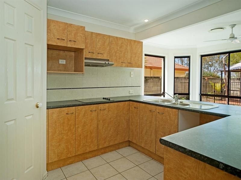 4 Parkwater Terrace, Helensvale QLD 4212