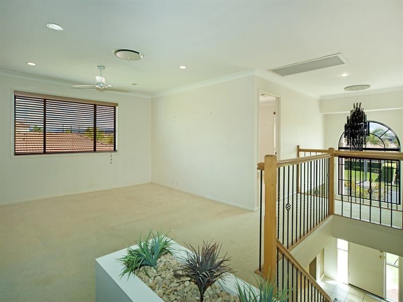 4 Parkwater Terrace, Helensvale QLD 4212