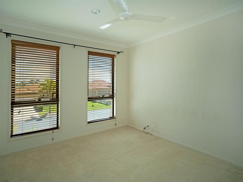 4 Parkwater Terrace, Helensvale QLD 4212