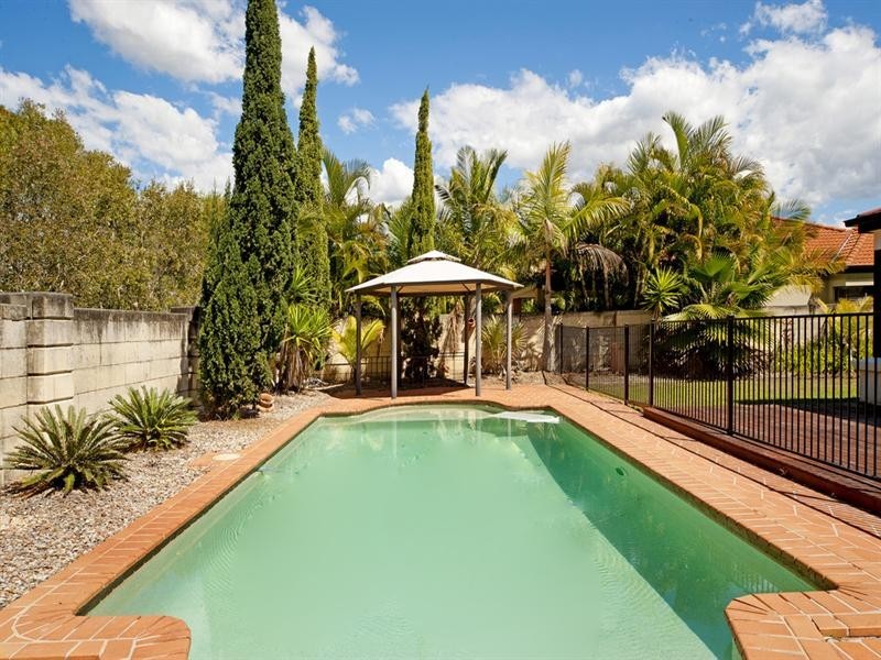 4 Parkwater Terrace, Helensvale QLD 4212