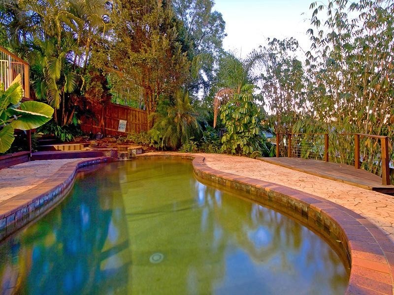 7 MacRobert Drive, Highland Park QLD 4211