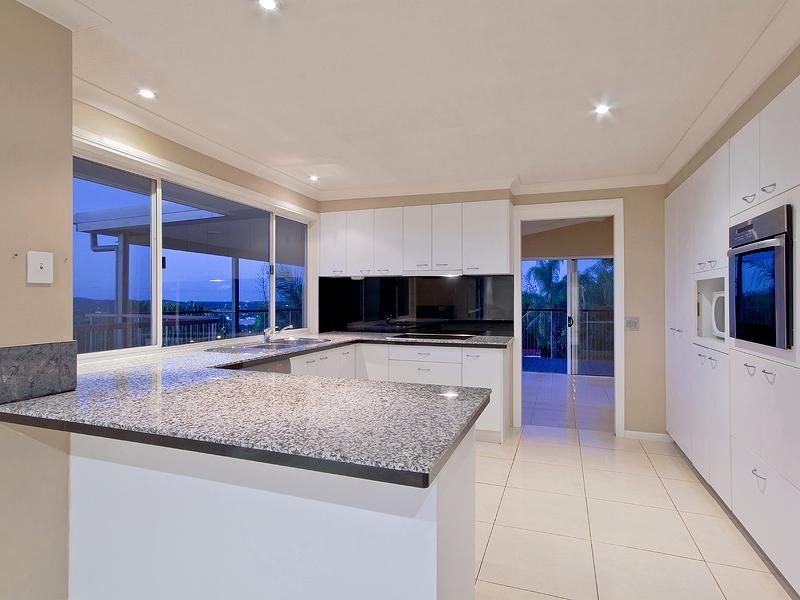 7 MacRobert Drive, Highland Park QLD 4211