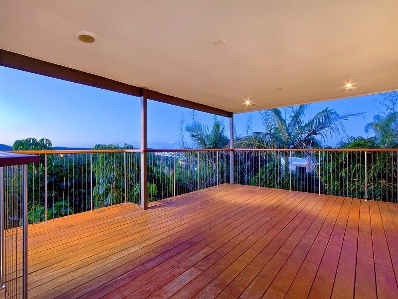 7 MacRobert Drive, Highland Park QLD 4211