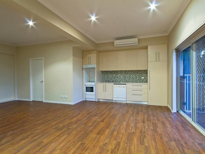 7 MacRobert Drive, Highland Park QLD 4211