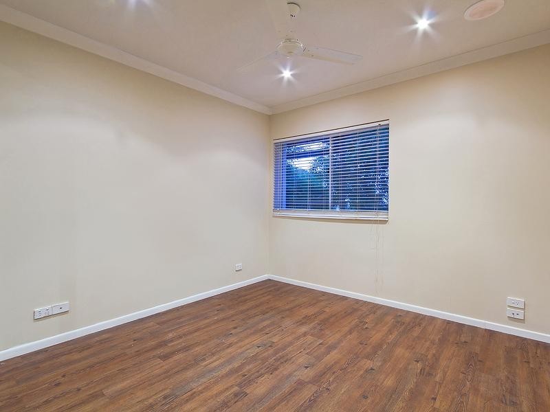 7 MacRobert Drive, Highland Park QLD 4211