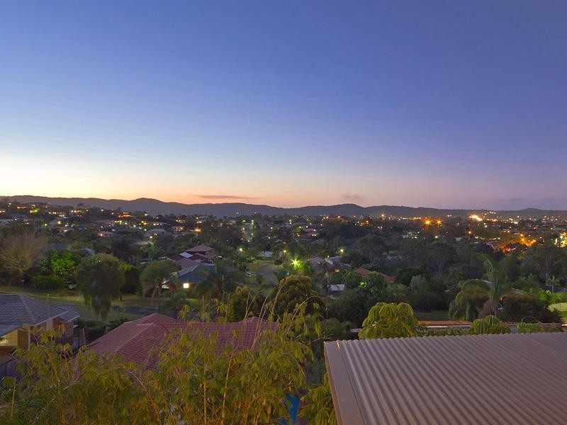 7 MacRobert Drive, Highland Park QLD 4211