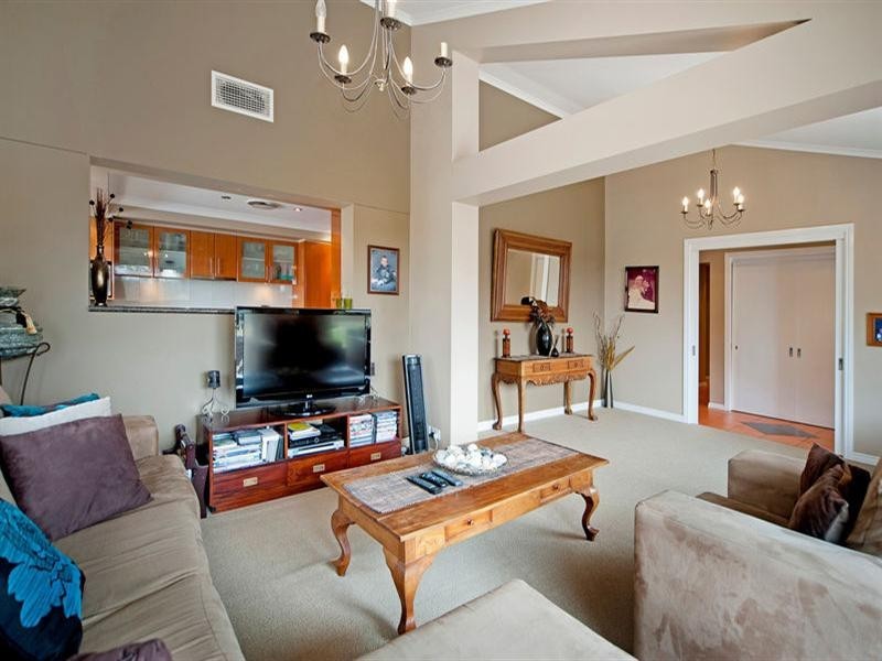 17 Penrith, Helensvale QLD 4212