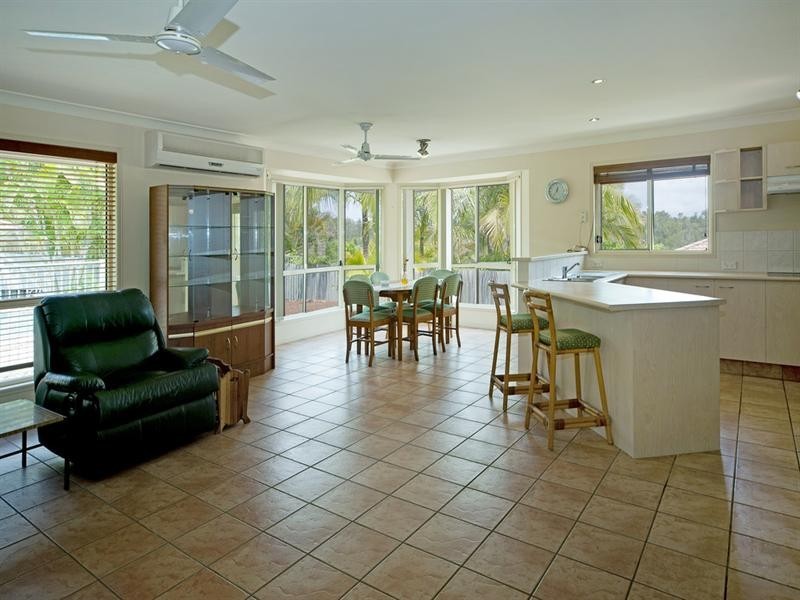20 Urangan Court, Helensvale QLD 4212