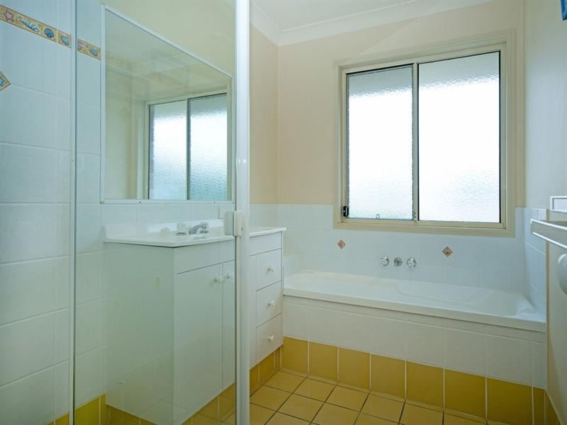 20 Urangan Court, Helensvale QLD 4212