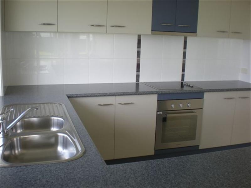 20 Laughlen Chase, Pacific Pines QLD 4211