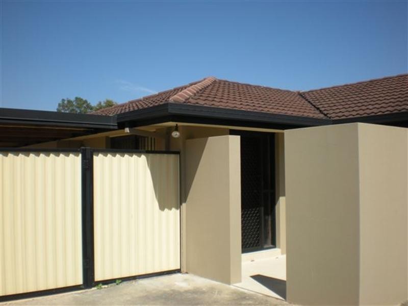 2/92 Botanical Drive, Labrador QLD 4215