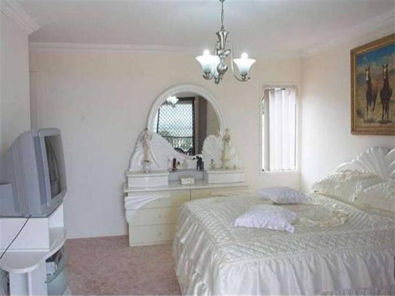 11 Mercure Place, Highland Park QLD 4211