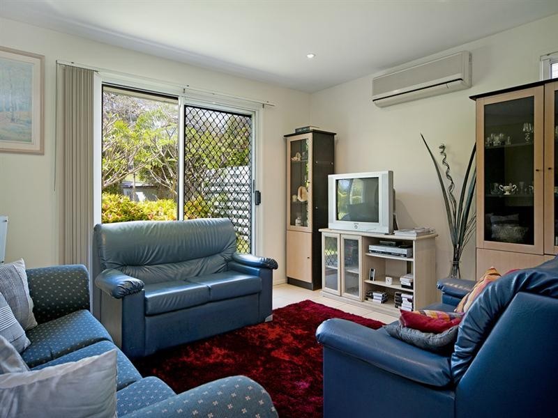 4 Buliti Street, Hope Island QLD 4212