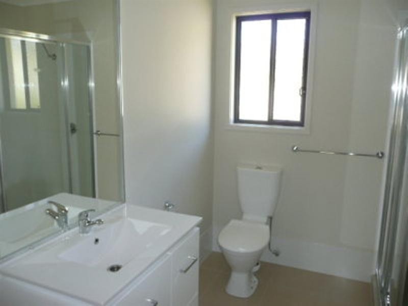 55B Wunburra Circuit, Pacific Pines QLD 4211