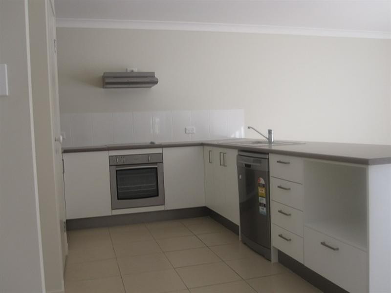 55B Wunburra Circuit, Pacific Pines QLD 4211