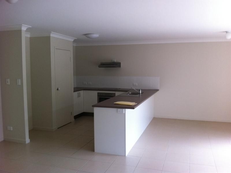 55B Wunburra Circuit, Pacific Pines QLD 4211