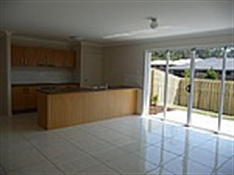 2/16 Bellinger Key, Pacific Pines QLD 4211