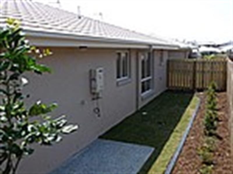 2/16 Bellinger Key, Pacific Pines QLD 4211