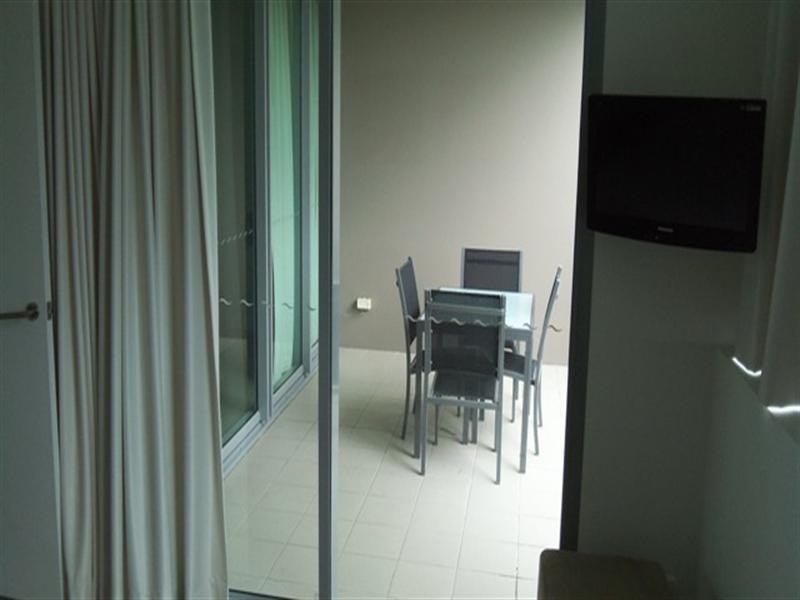 33 T E Peters Drive, Broadbeach Waters QLD 4218