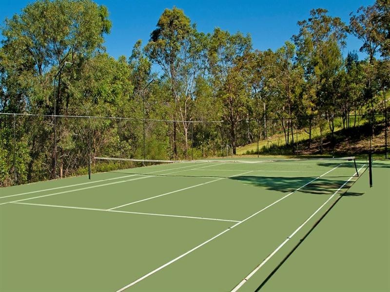 66 Castle Hill Drive South, Gaven QLD 4211