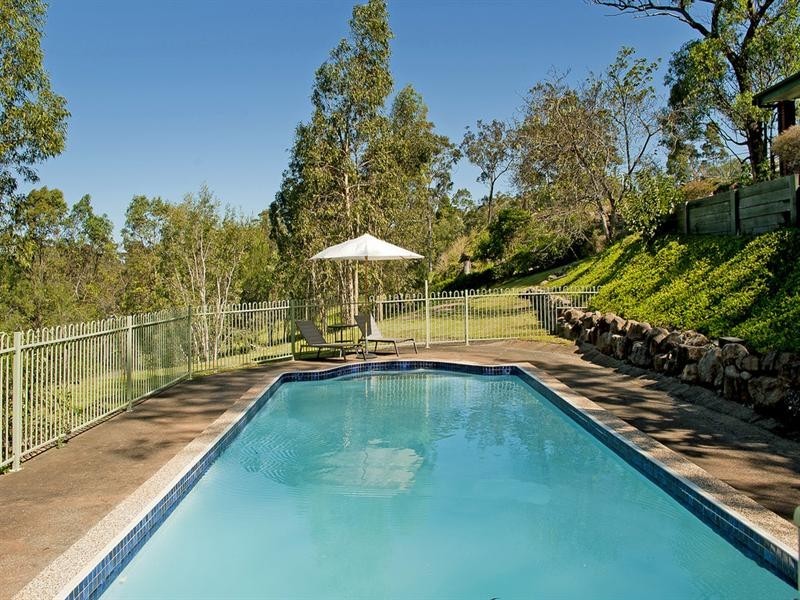 66 Castle Hill Drive South, Gaven QLD 4211