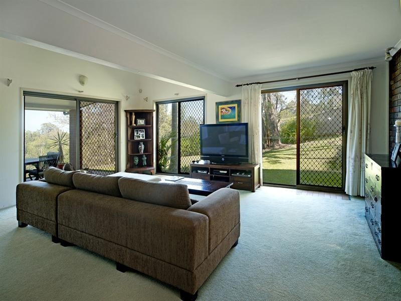 66 Castle Hill Drive South, Gaven QLD 4211