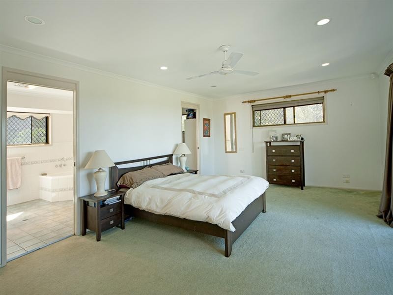 66 Castle Hill Drive South, Gaven QLD 4211