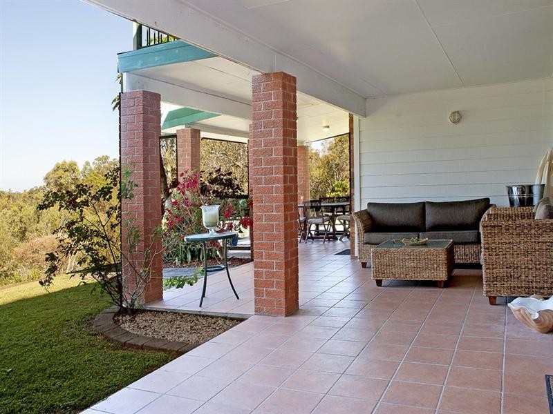 66 Castle Hill Drive South, Gaven QLD 4211