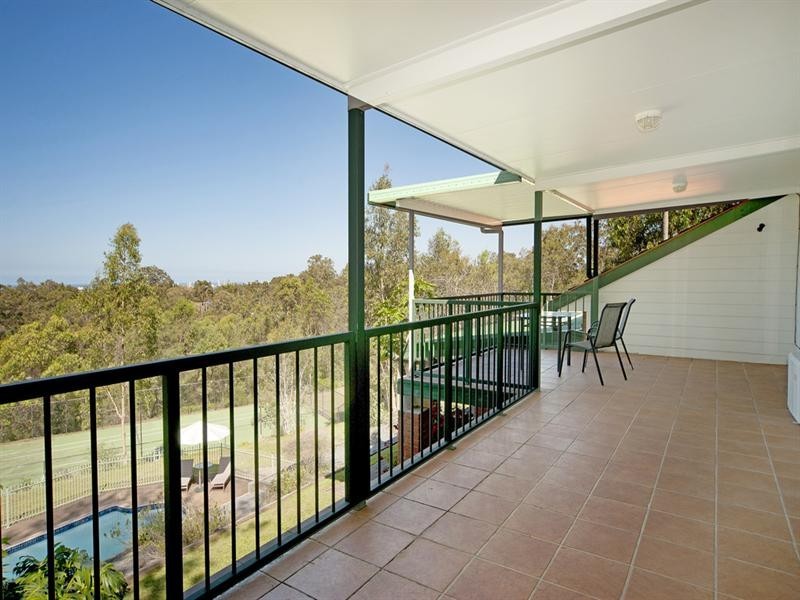 66 Castle Hill Drive South, Gaven QLD 4211