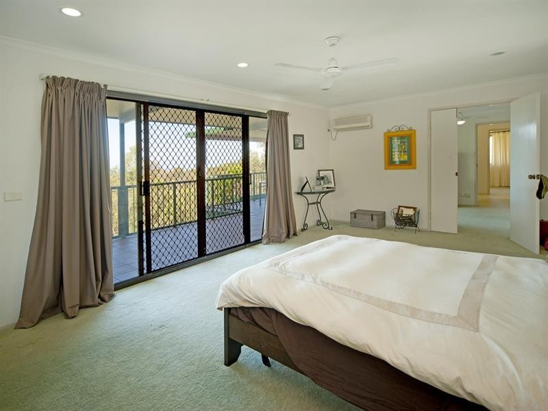 66 Castle Hill Drive South, Gaven QLD 4211