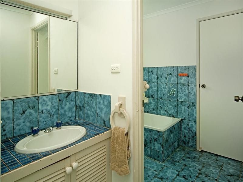 66 Castle Hill Drive South, Gaven QLD 4211