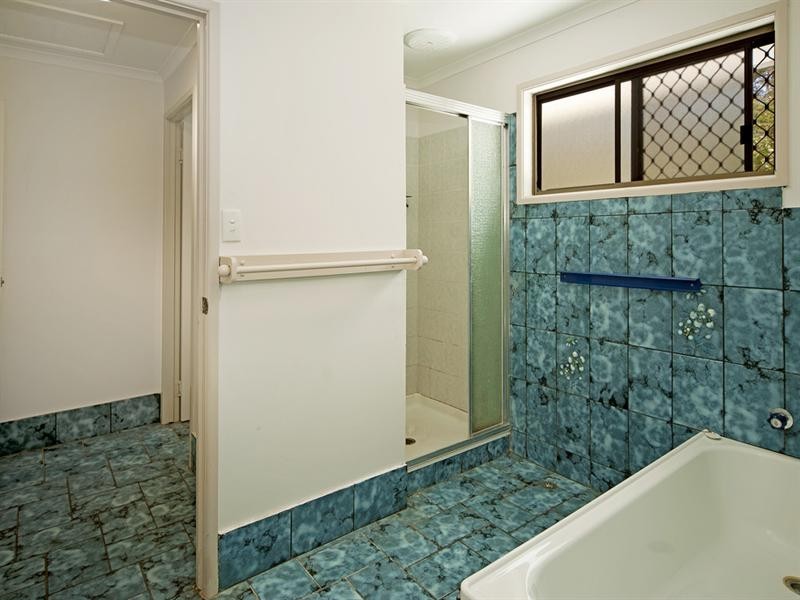 66 Castle Hill Drive South, Gaven QLD 4211