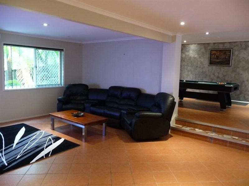 26 Polynesia Avenue, Pacific Pines QLD 4211