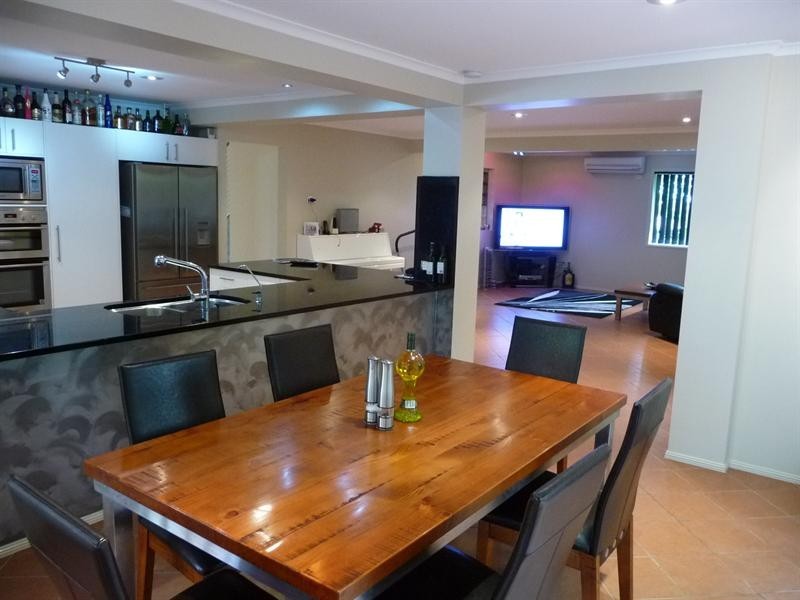 26 Polynesia Avenue, Pacific Pines QLD 4211