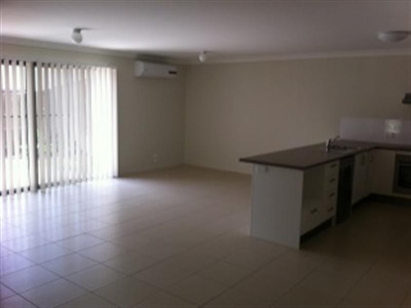 55A Wunburra Circuit, Pacific Pines QLD 4211