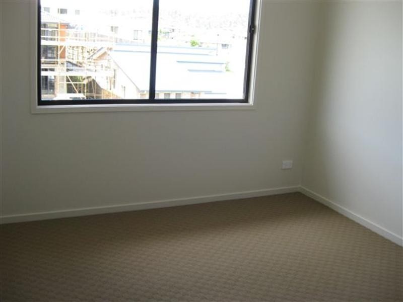 5A Maslin Chase, Pacific Pines QLD 4211