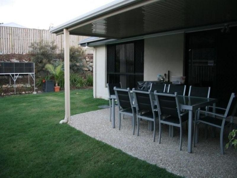 6 Gerard Street, Pacific Pines QLD 4211