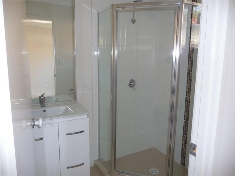 1/16 Bellinger Key, Pacific Pines QLD 4211