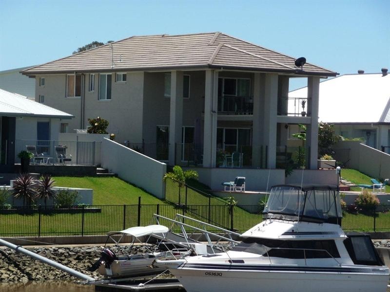 19 Harbourvue Court, Helensvale QLD 4212