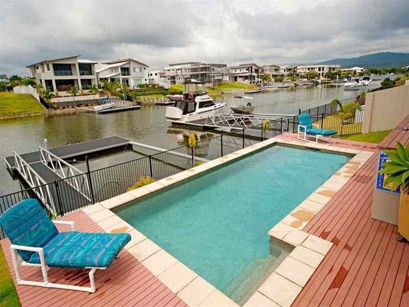 19 Harbourvue Court, Helensvale QLD 4212