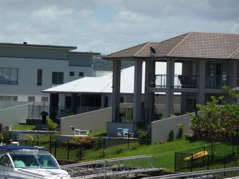 19 Harbourvue Court, Helensvale QLD 4212