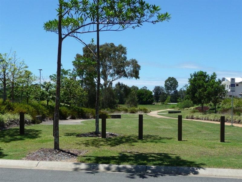 19 Harbourvue Court, Helensvale QLD 4212