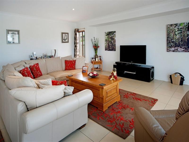 19 Harbourvue Court, Helensvale QLD 4212