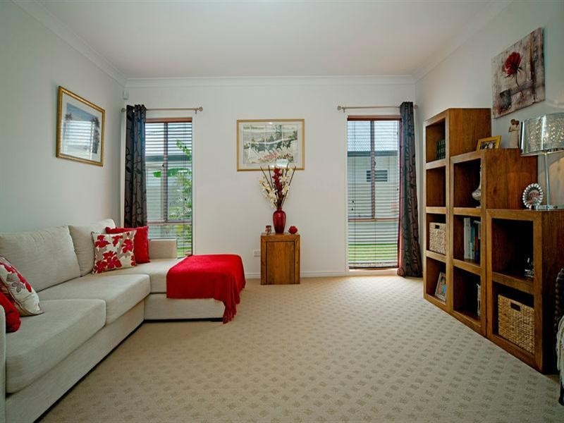 19 Harbourvue Court, Helensvale QLD 4212