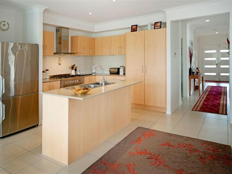 19 Harbourvue Court, Helensvale QLD 4212